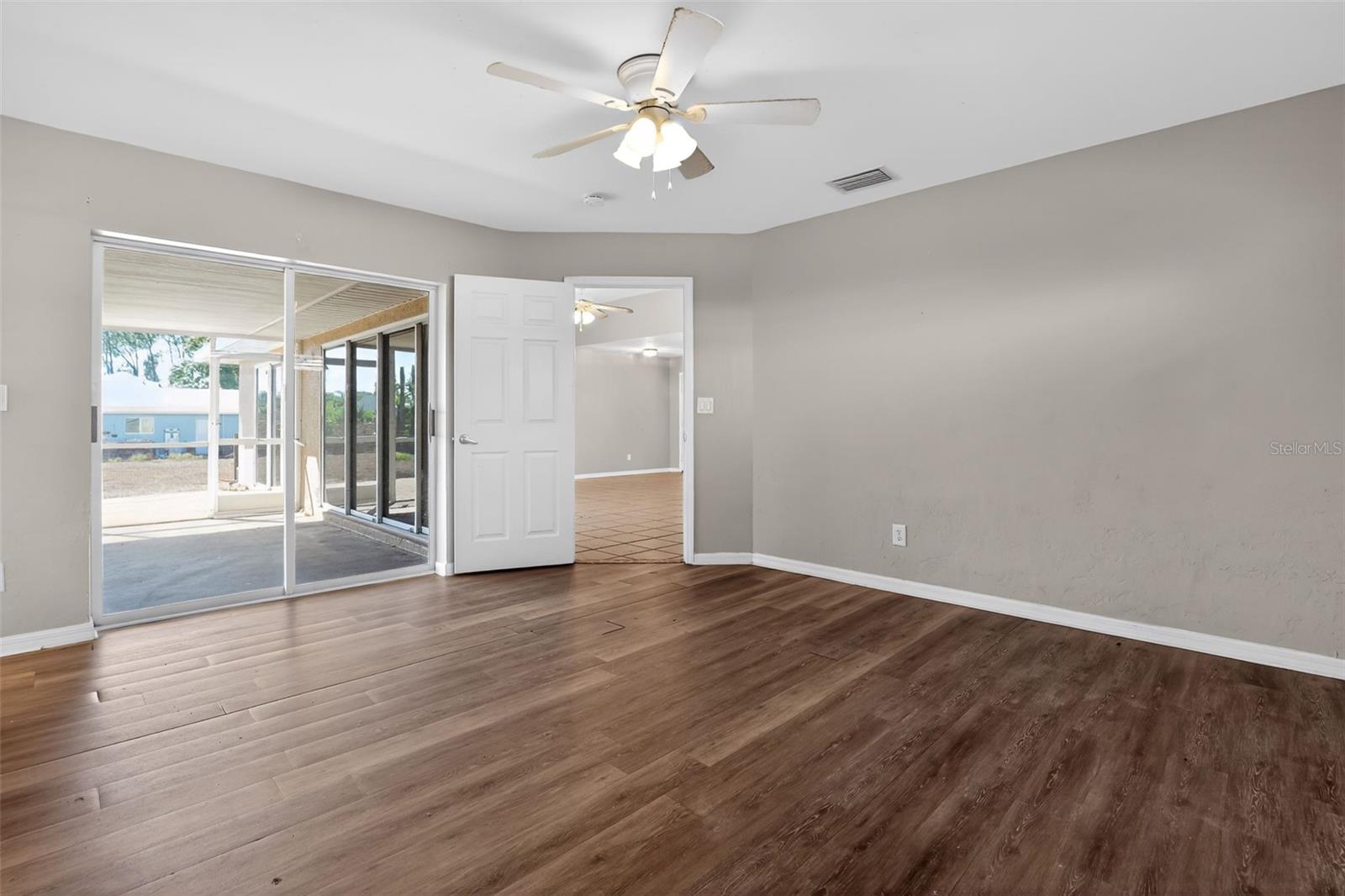 SAN CARLOS PARK - Residential