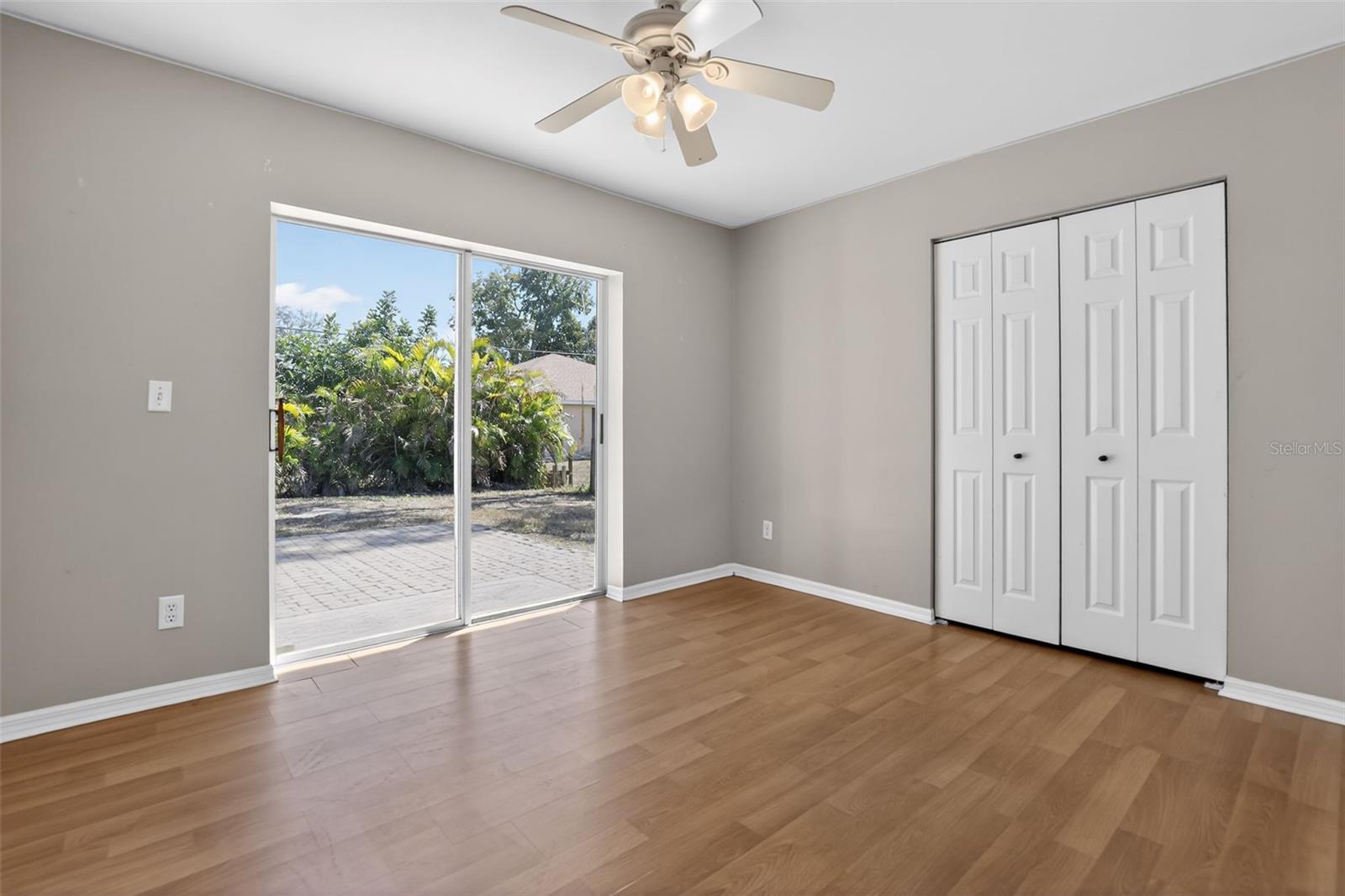 SAN CARLOS PARK - Residential