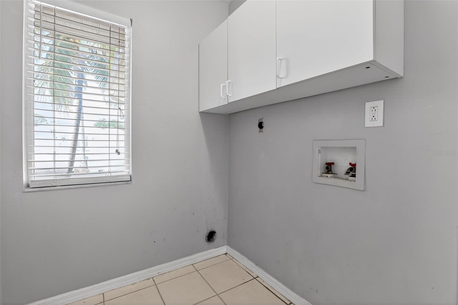 SAN CARLOS PARK - Residential