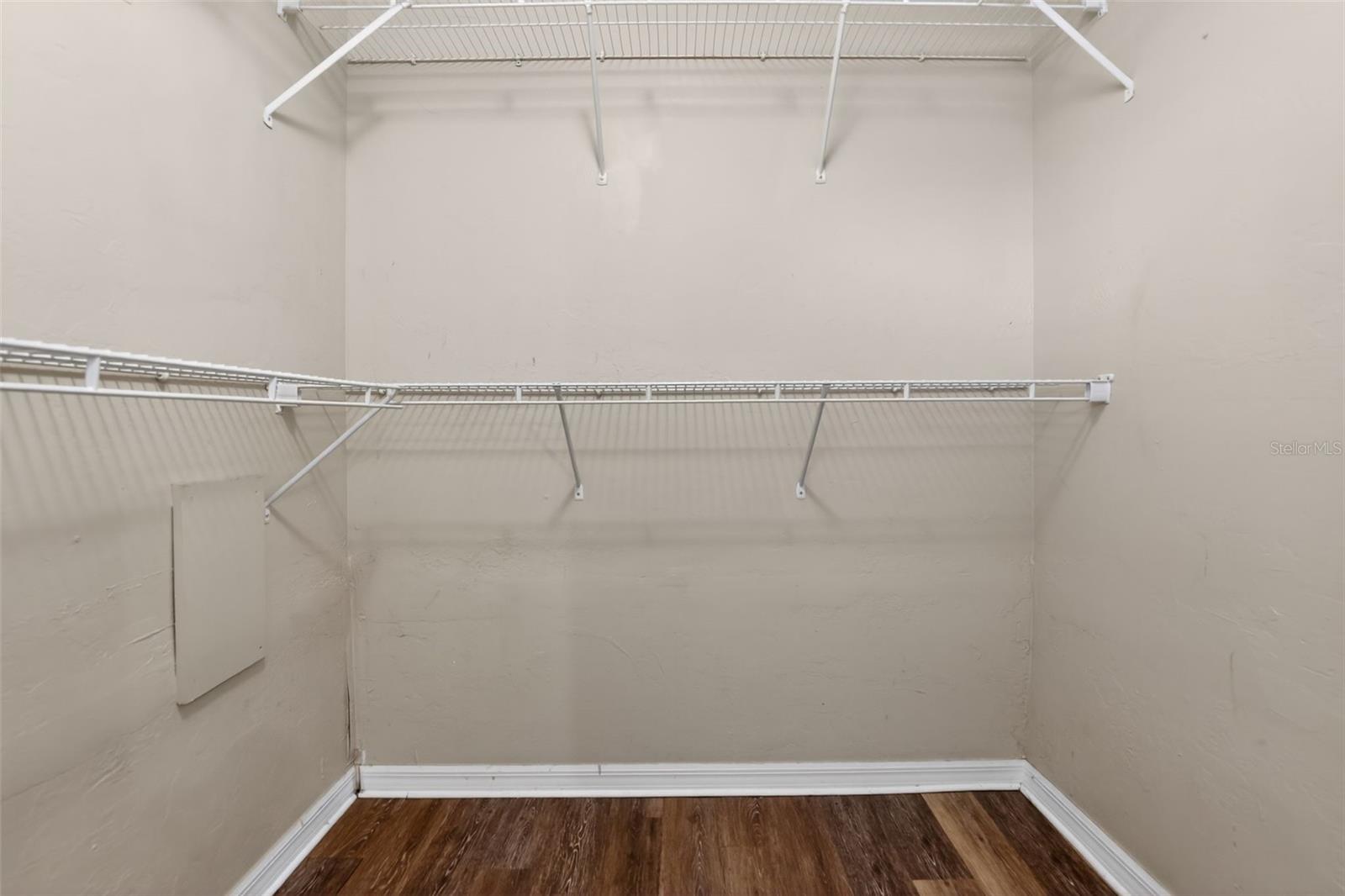 SAN CARLOS PARK - Residential