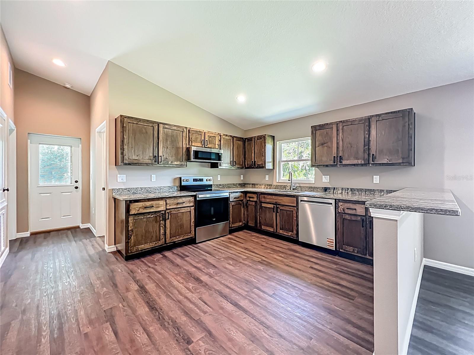 HIDDEN HARBOUR - Residential