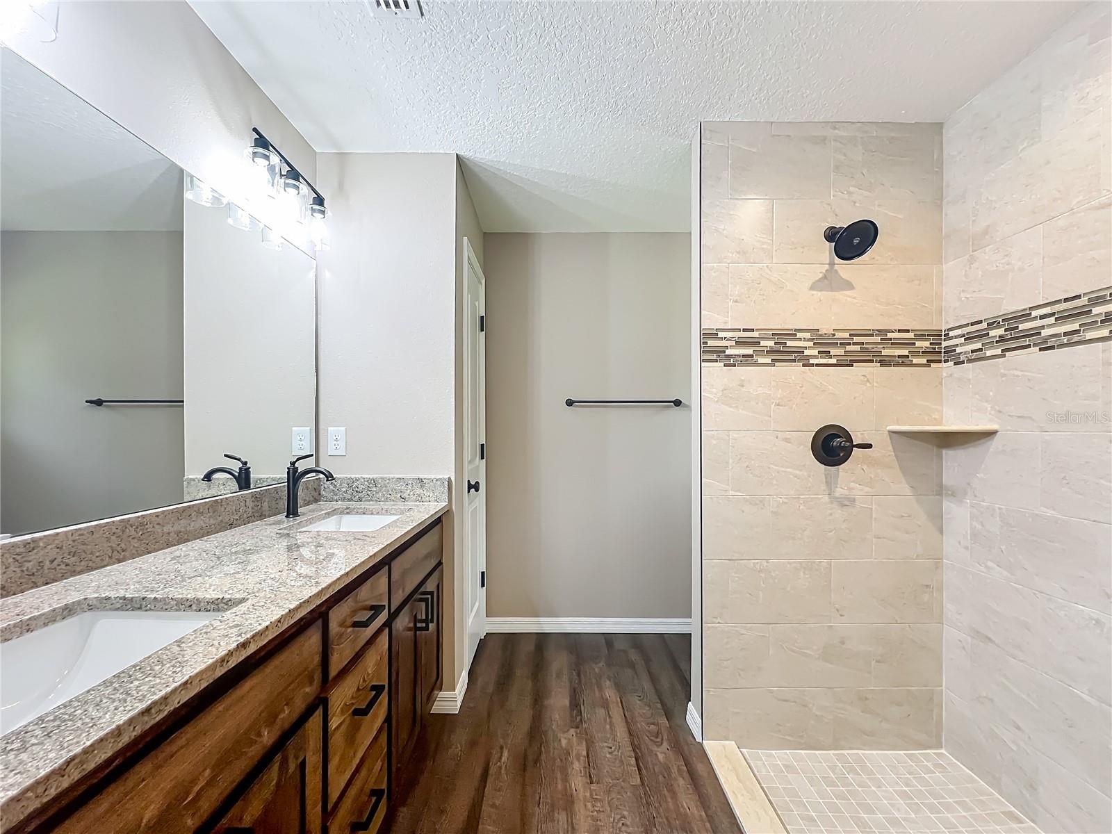 HIDDEN HARBOUR - Residential