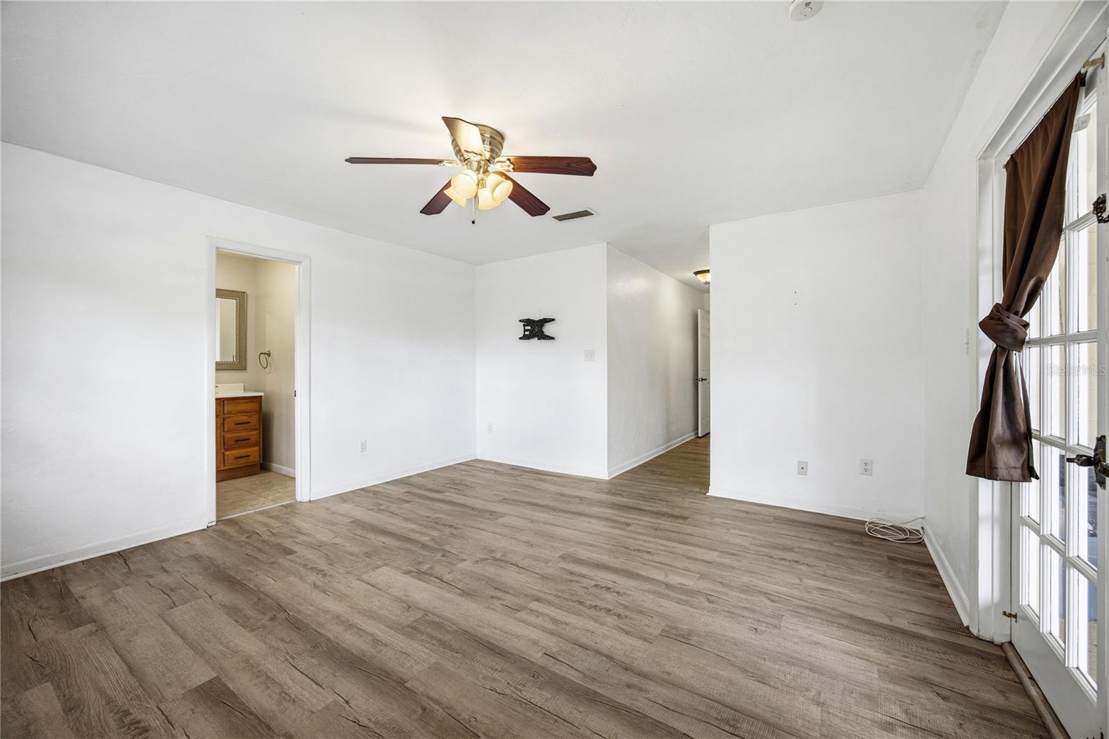 VALLEY THE - Residential