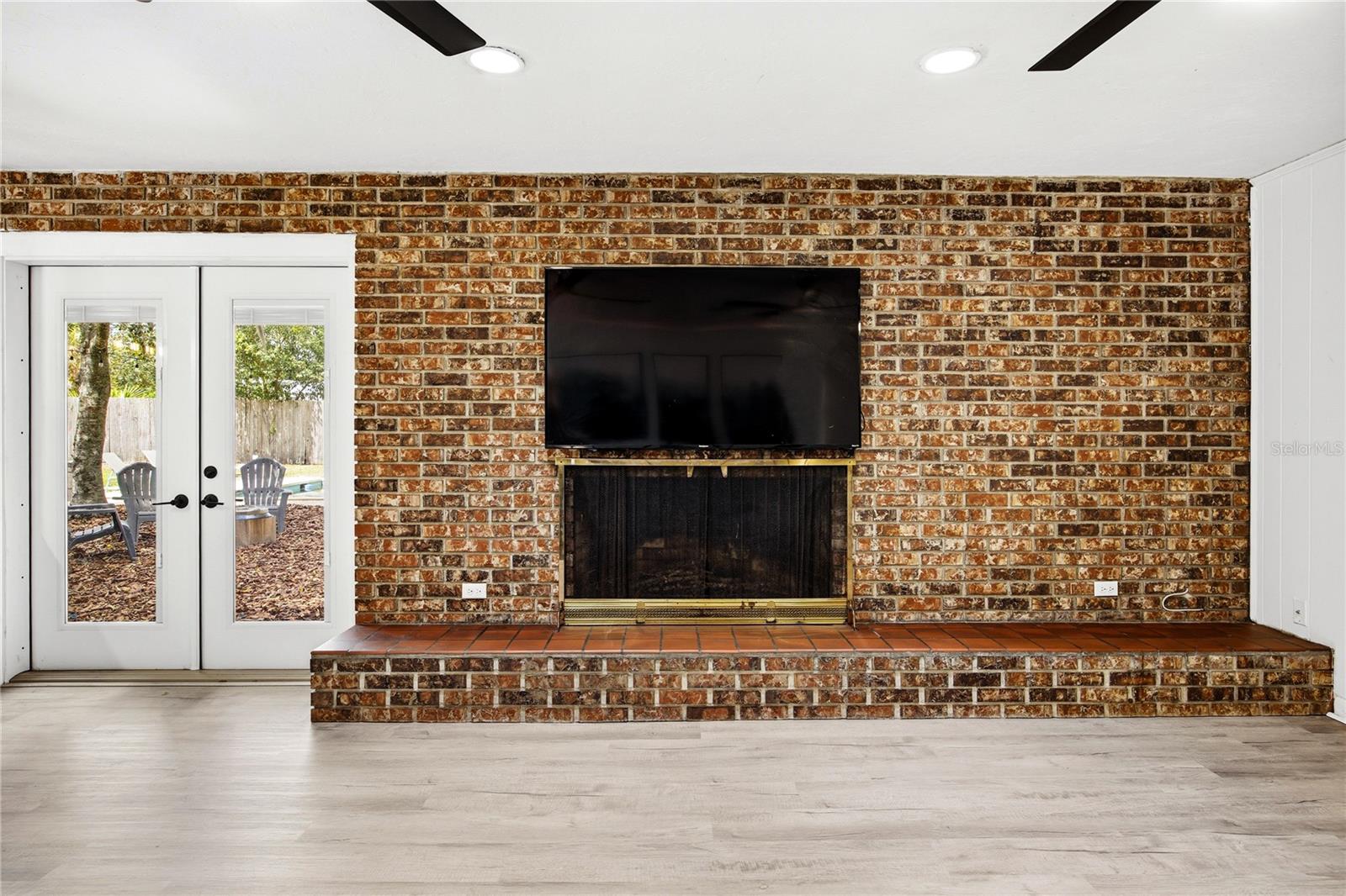 VALLEY THE - Residential