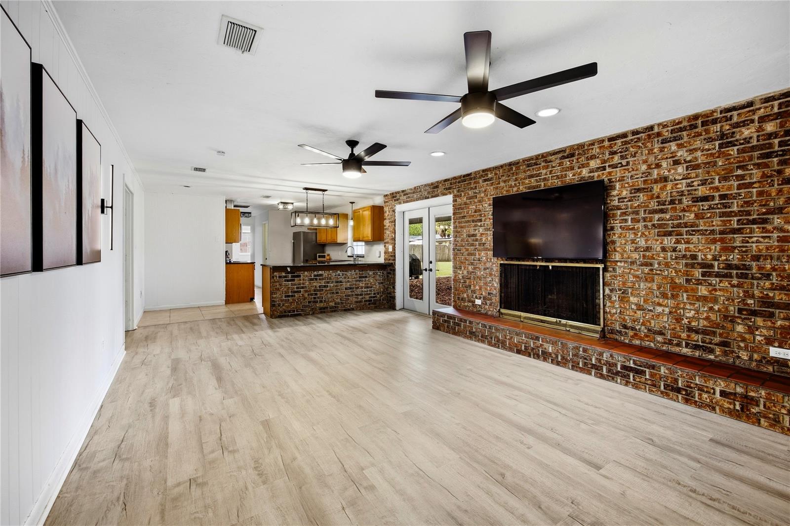 VALLEY THE - Residential