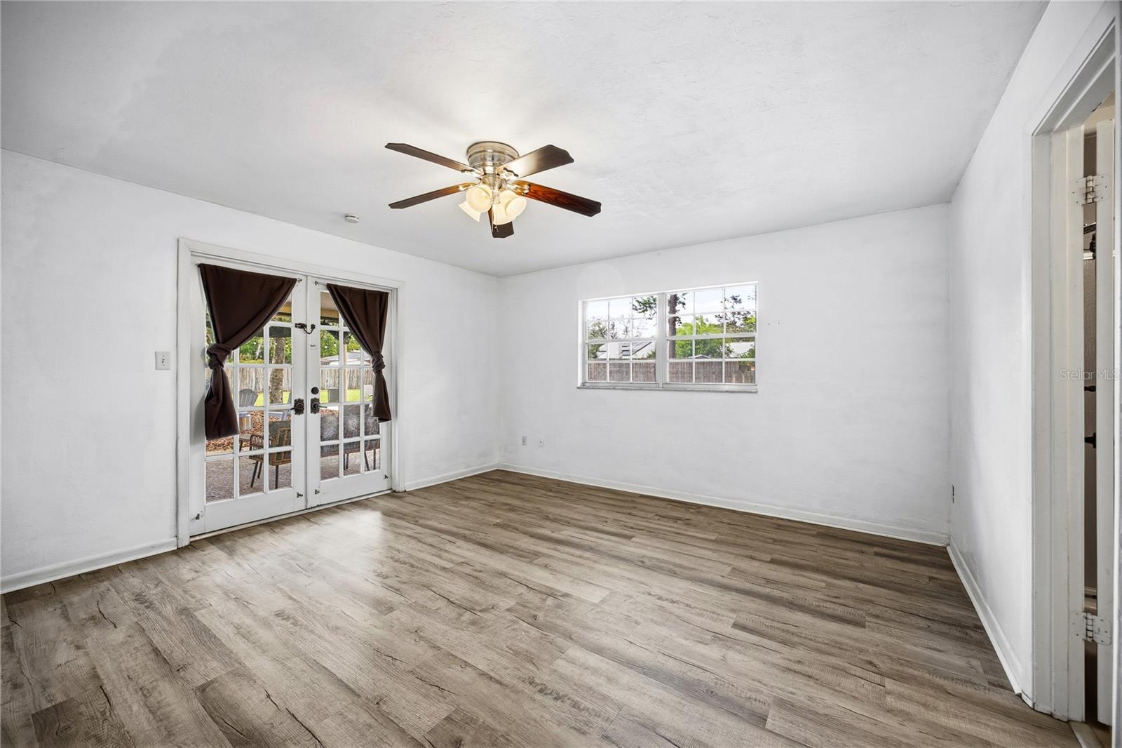 VALLEY THE - Residential