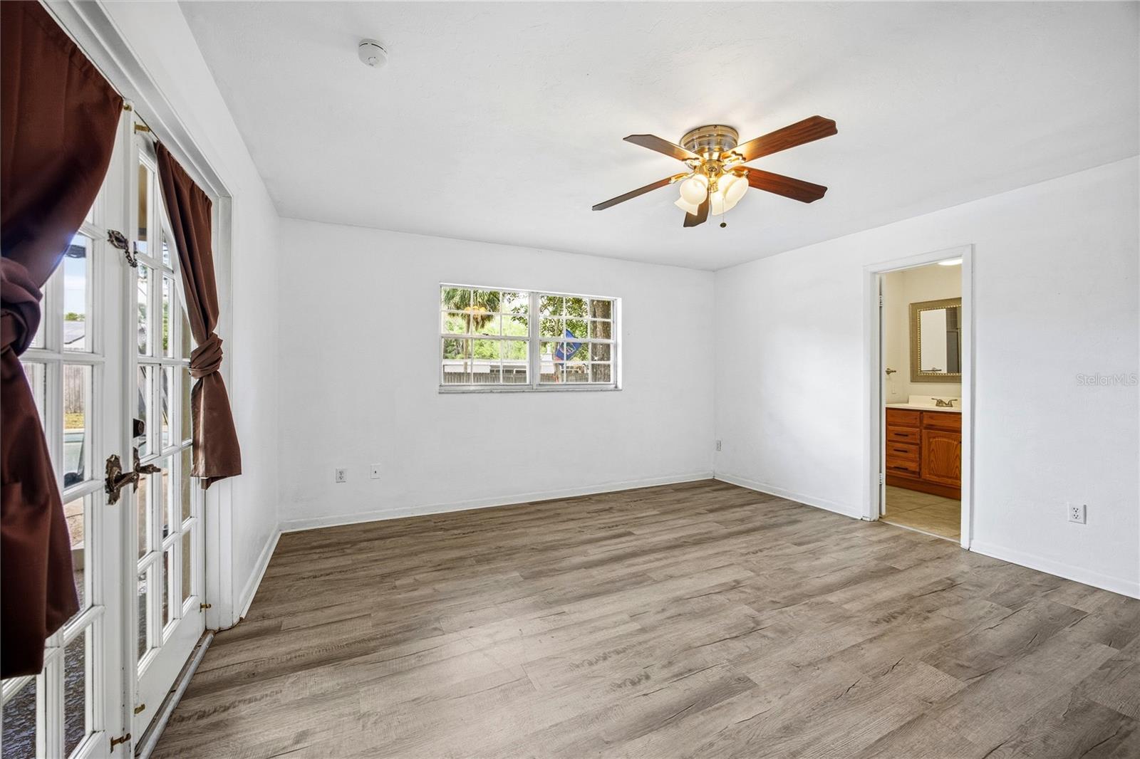 VALLEY THE - Residential