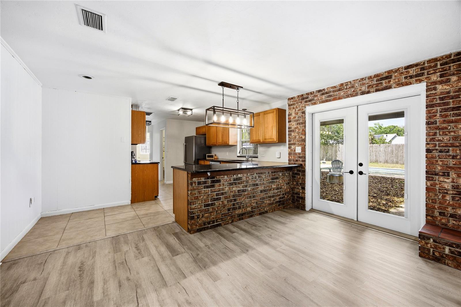 VALLEY THE - Residential