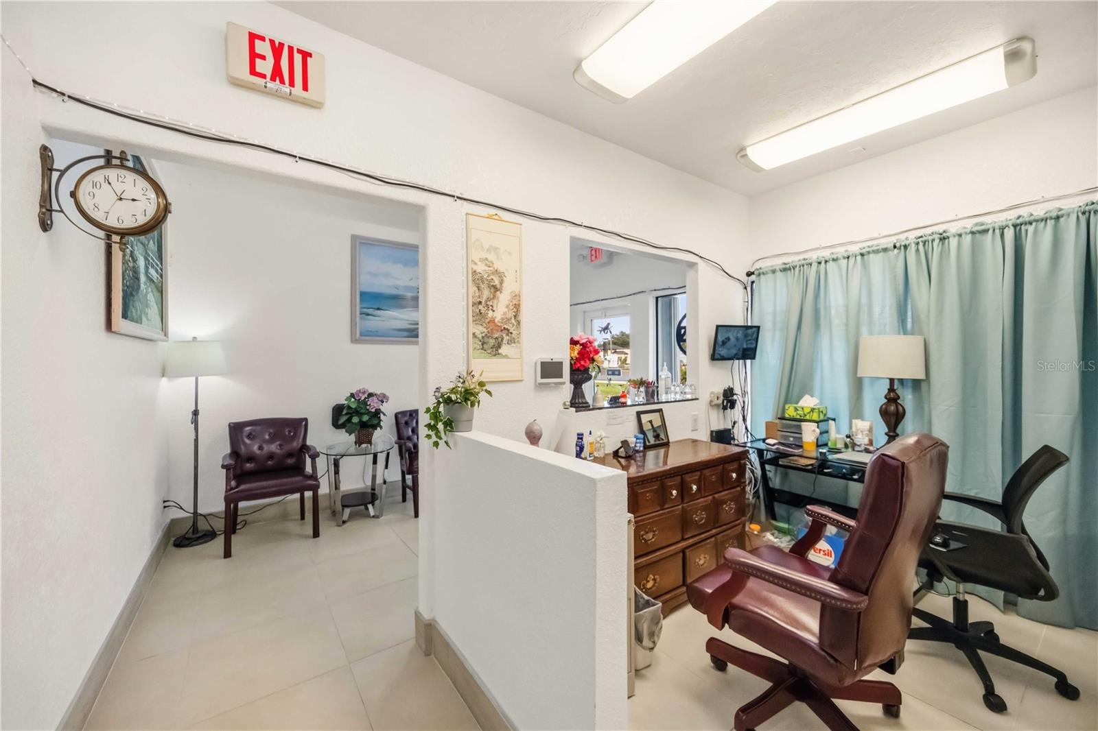 2081 TAMIAMI TRAIL