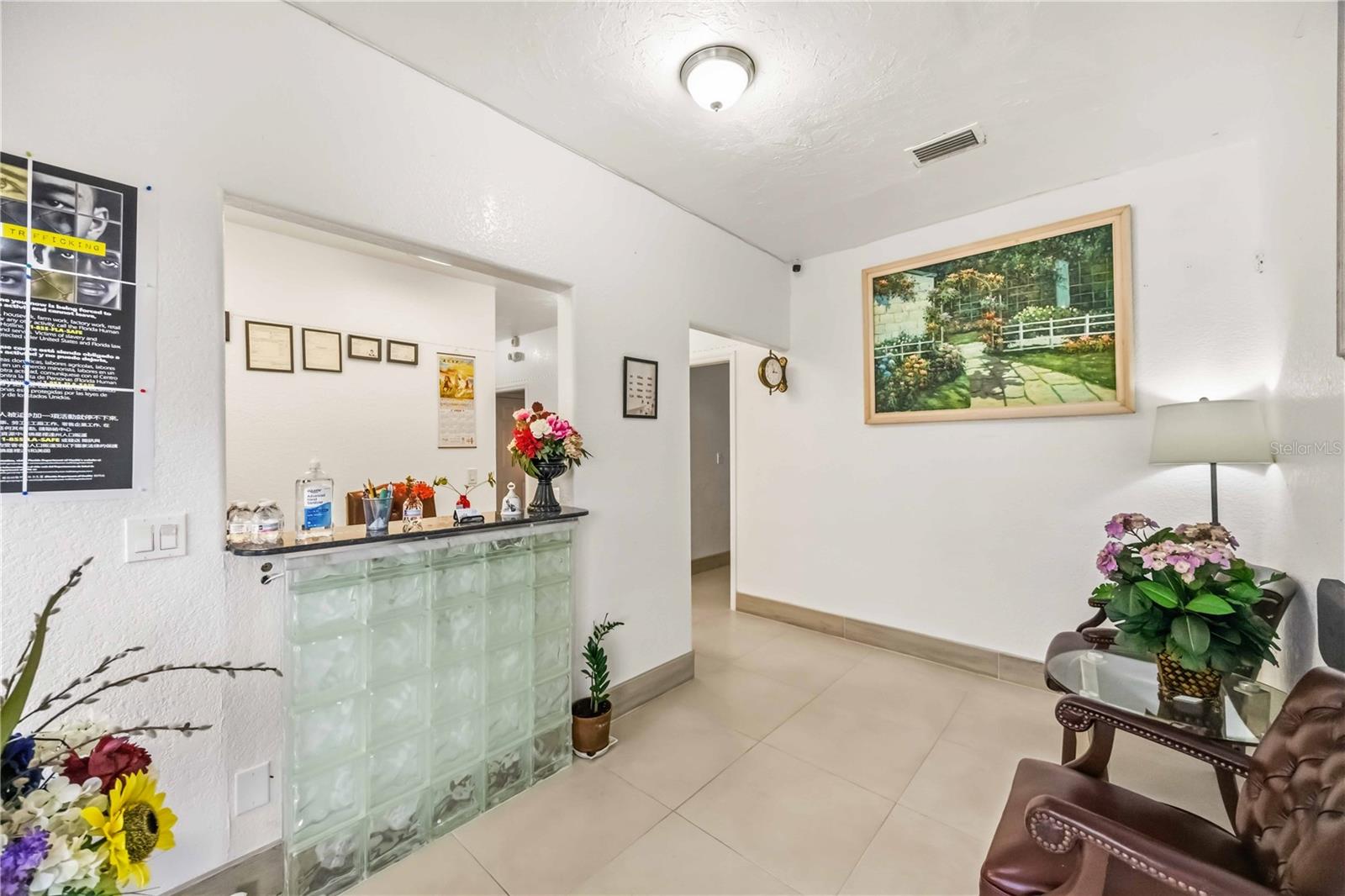 2081 TAMIAMI TRAIL
