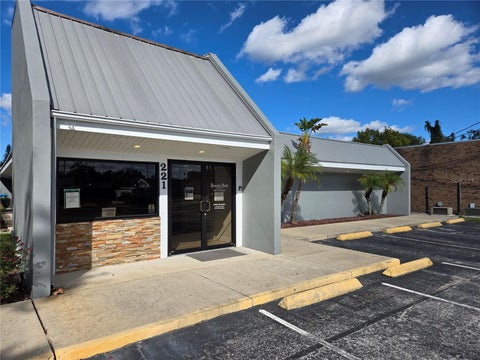 Photo of 221 W State Road 434, Longwood, FL 32750 (MLS # O6413553)