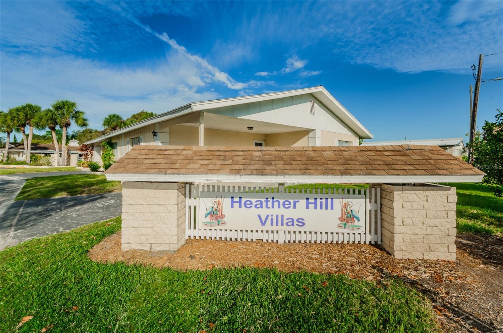HEATHER HILL APTS - Residential