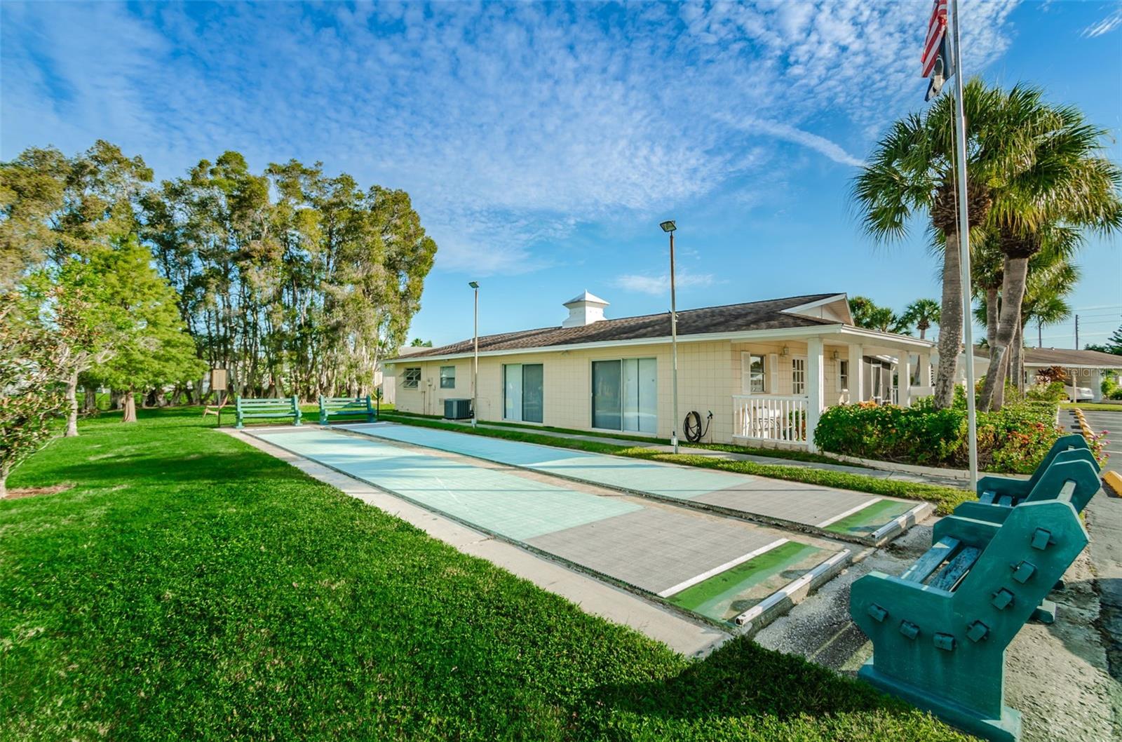 HEATHER HILL APTS - Residential