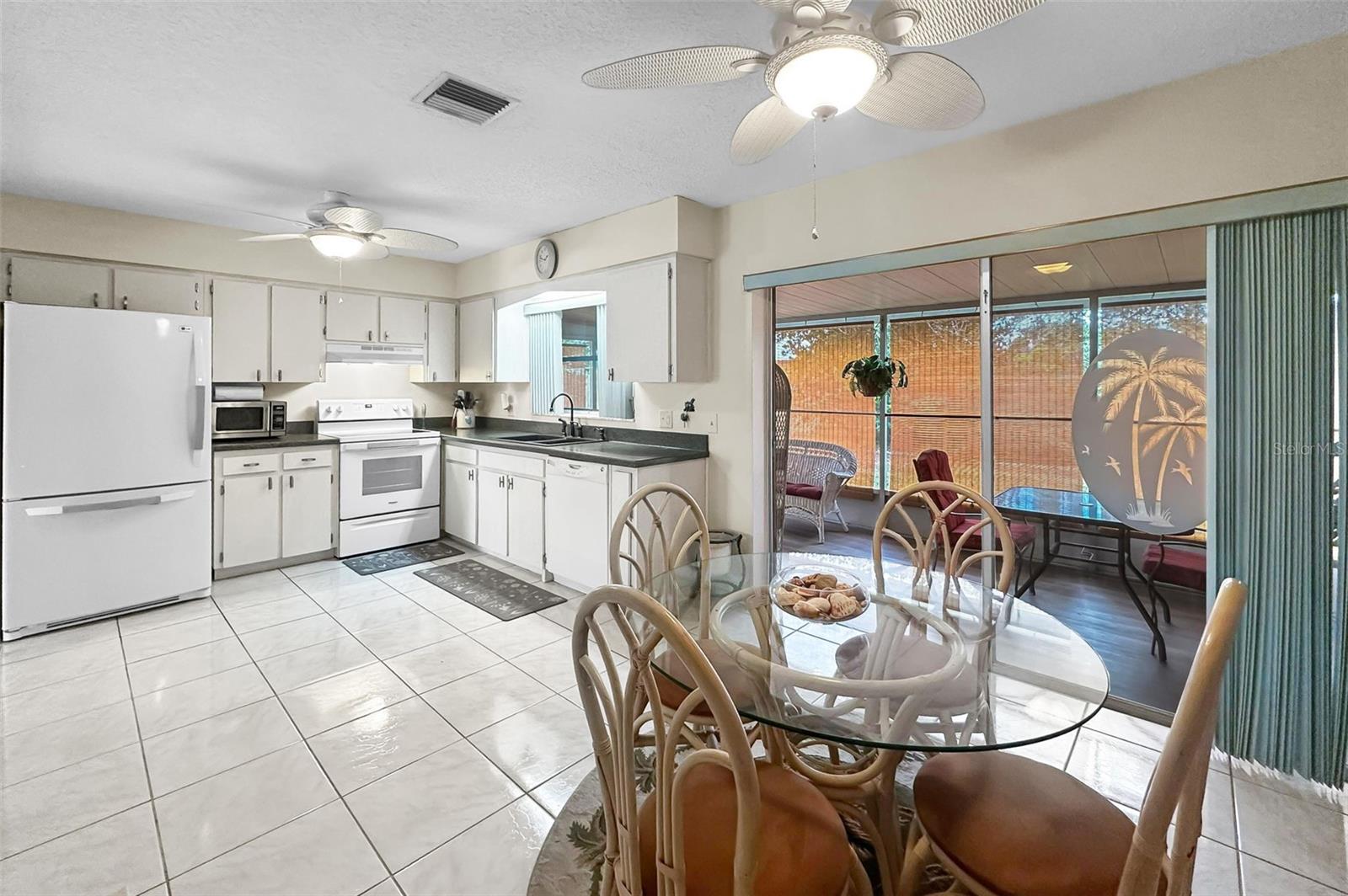 HEATHER HILL APTS - Residential