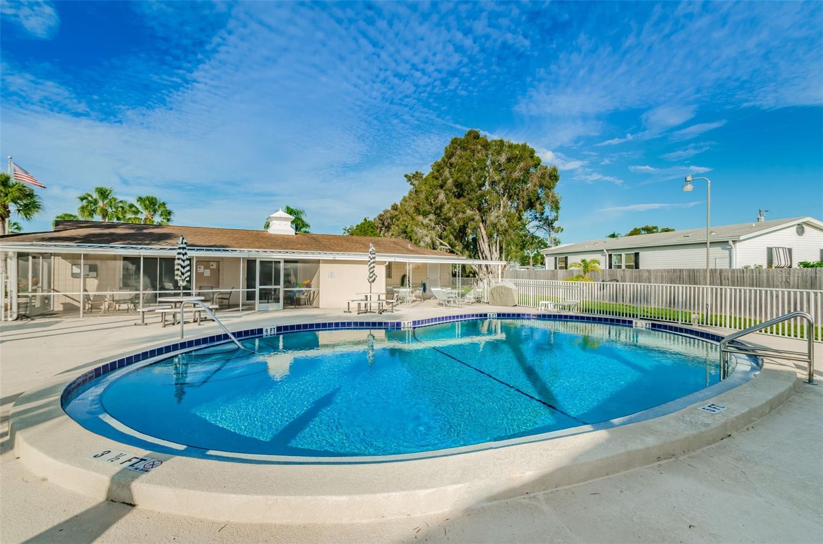 HEATHER HILL APTS - Residential