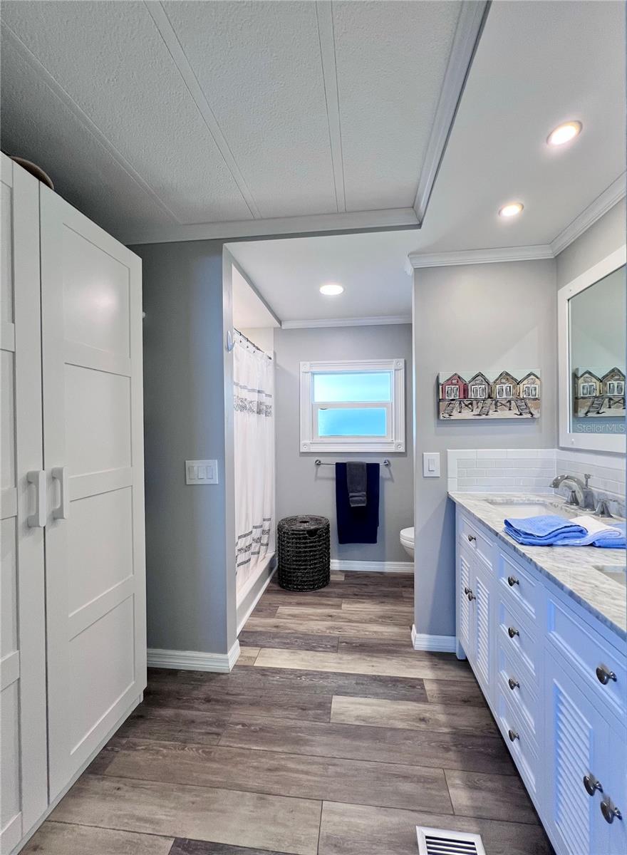 FAIRWAY VILLAGE MOBILE HOME PARK UNREC - Residential