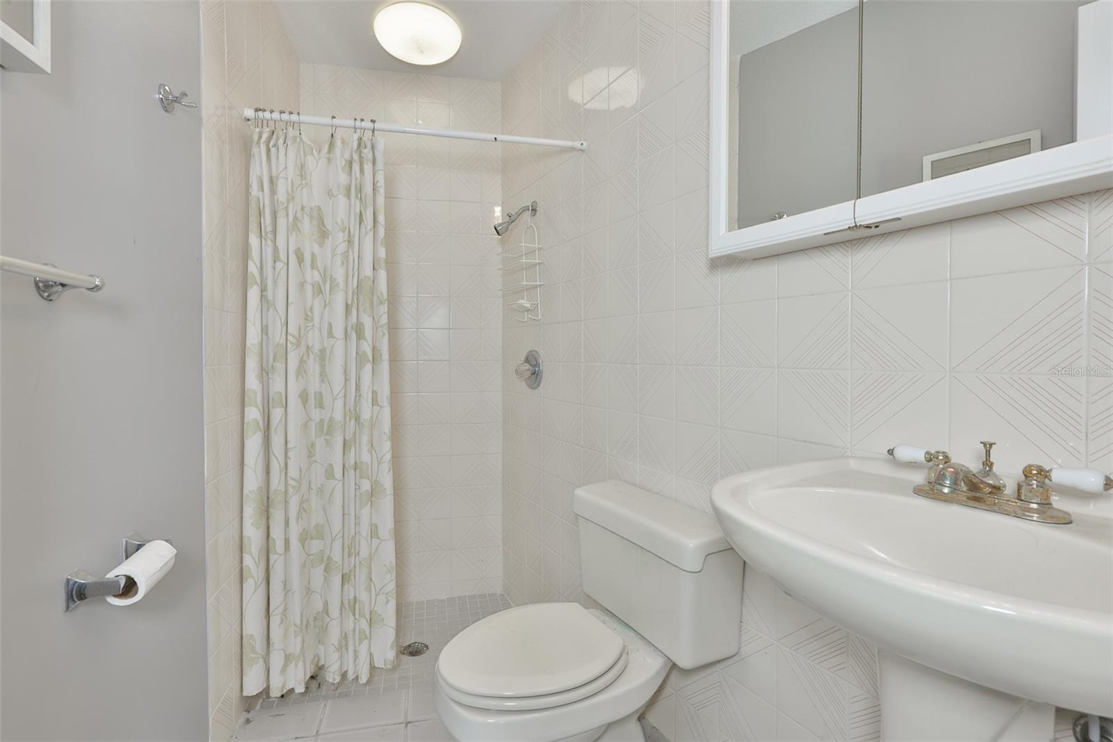 SYMPHONY ISLES UNIT FIVE - Residential