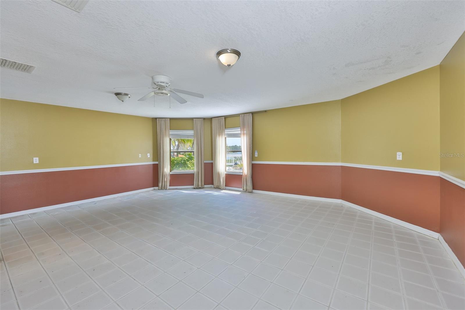SYMPHONY ISLES UNIT FIVE - Residential