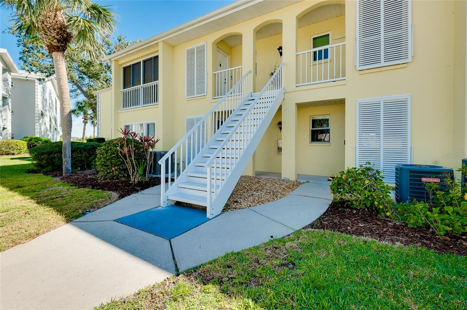 410 CERROMAR CIRCLE S 240