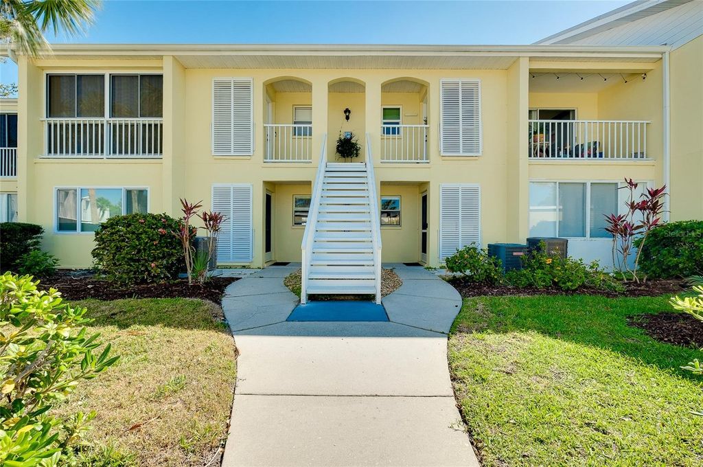 Photo of 410 Cerromar Circle S #240, Venice, FL 34293 (MLS # N6140936)