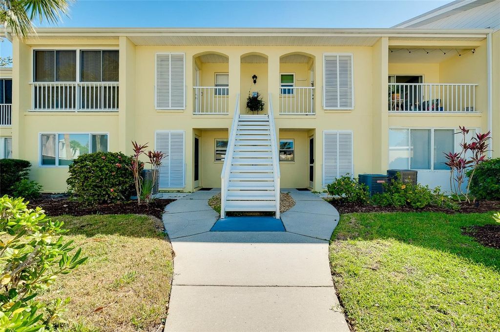 Photo of 410 Cerromar Circle S #240, Venice, FL 34293 (MLS # N6140936)
