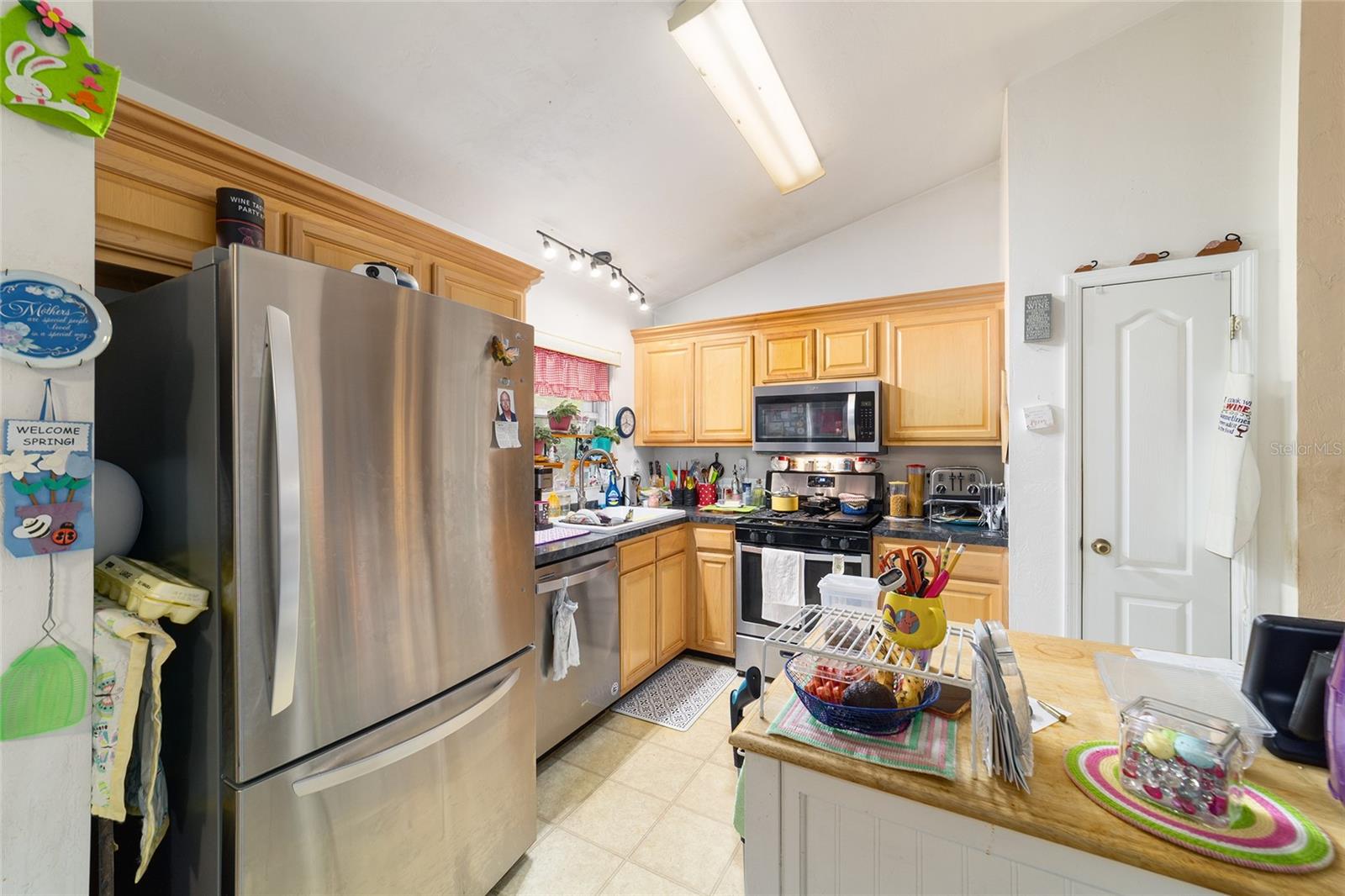 MELROSE LANDING - Residential