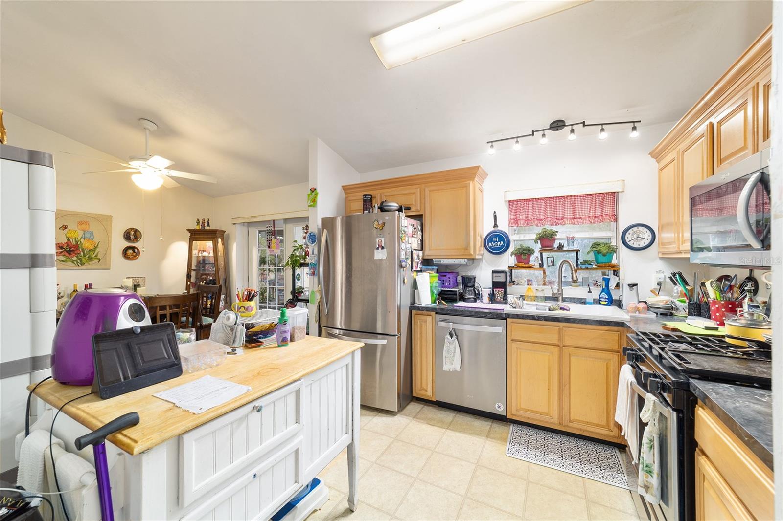 MELROSE LANDING - Residential