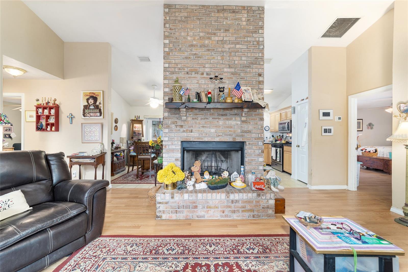 MELROSE LANDING - Residential