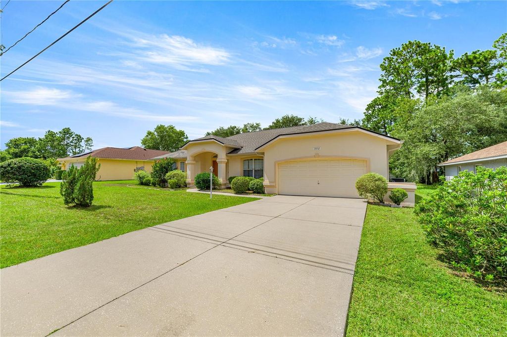 Photo of 13552 SW 81st Circle, Ocala, FL 34473 (MLS # OM720193)