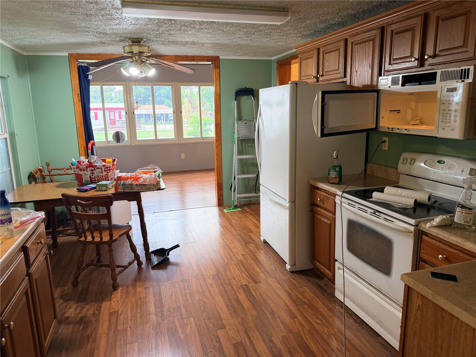 LAKE MARIANA ACRES - Residential
