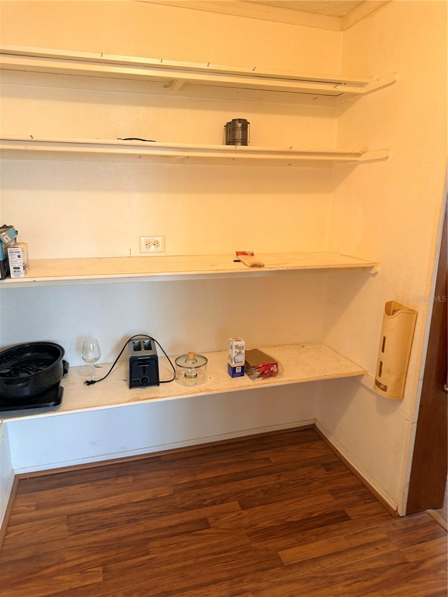 LAKE MARIANA ACRES - Residential