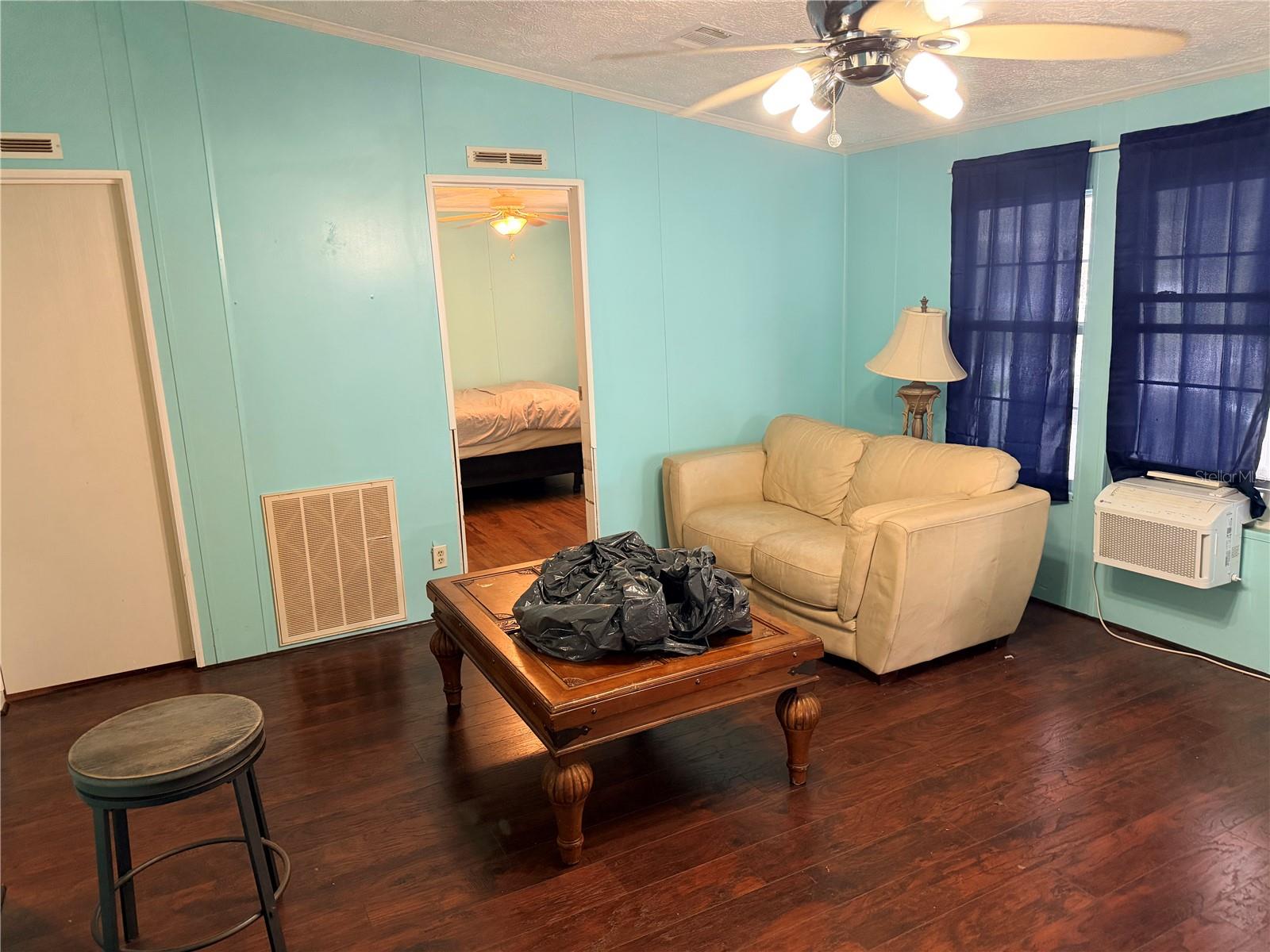 LAKE MARIANA ACRES - Residential