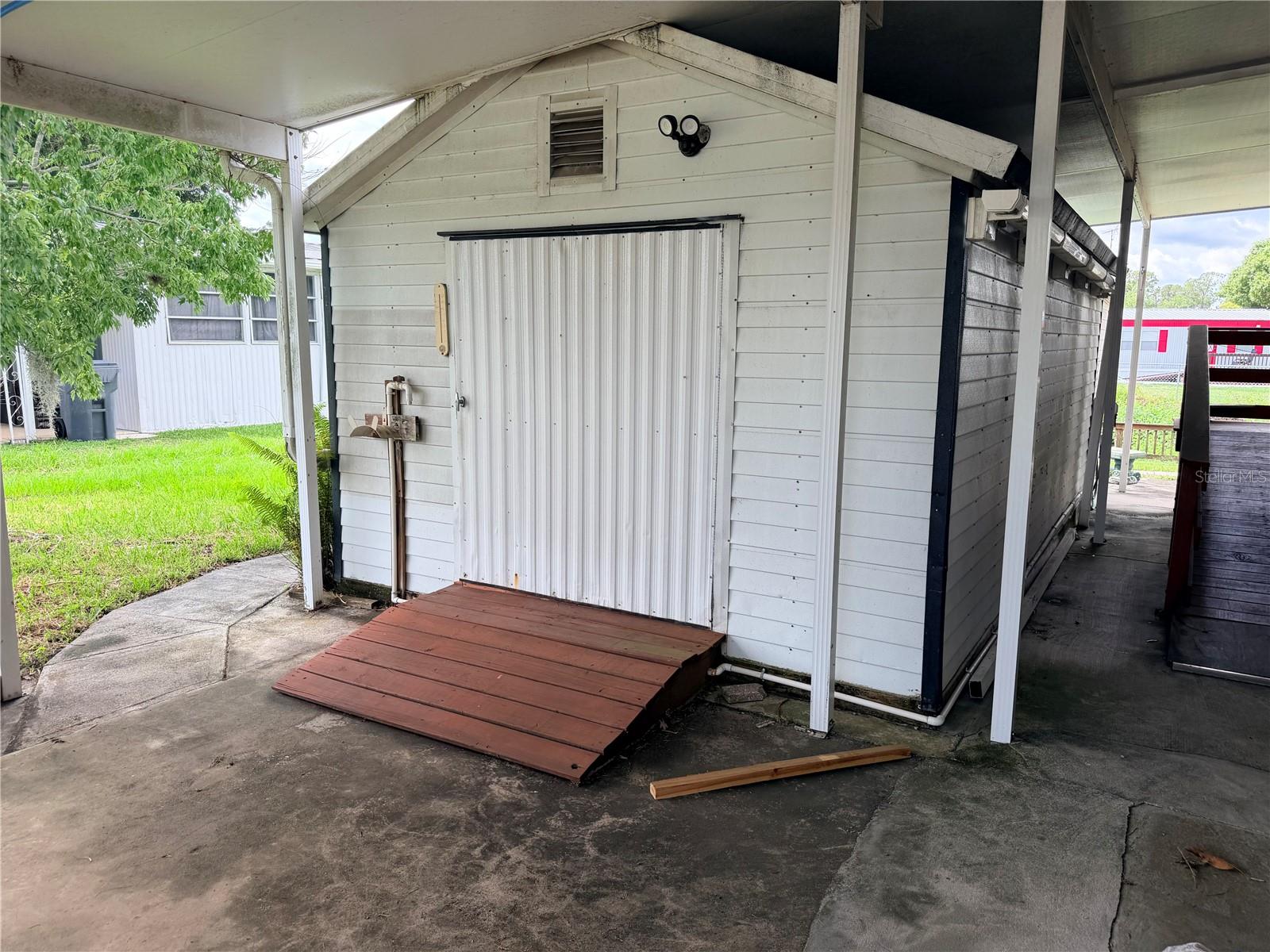 LAKE MARIANA ACRES - Residential