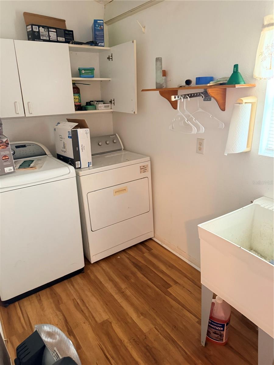 LAKE MARIANA ACRES - Residential