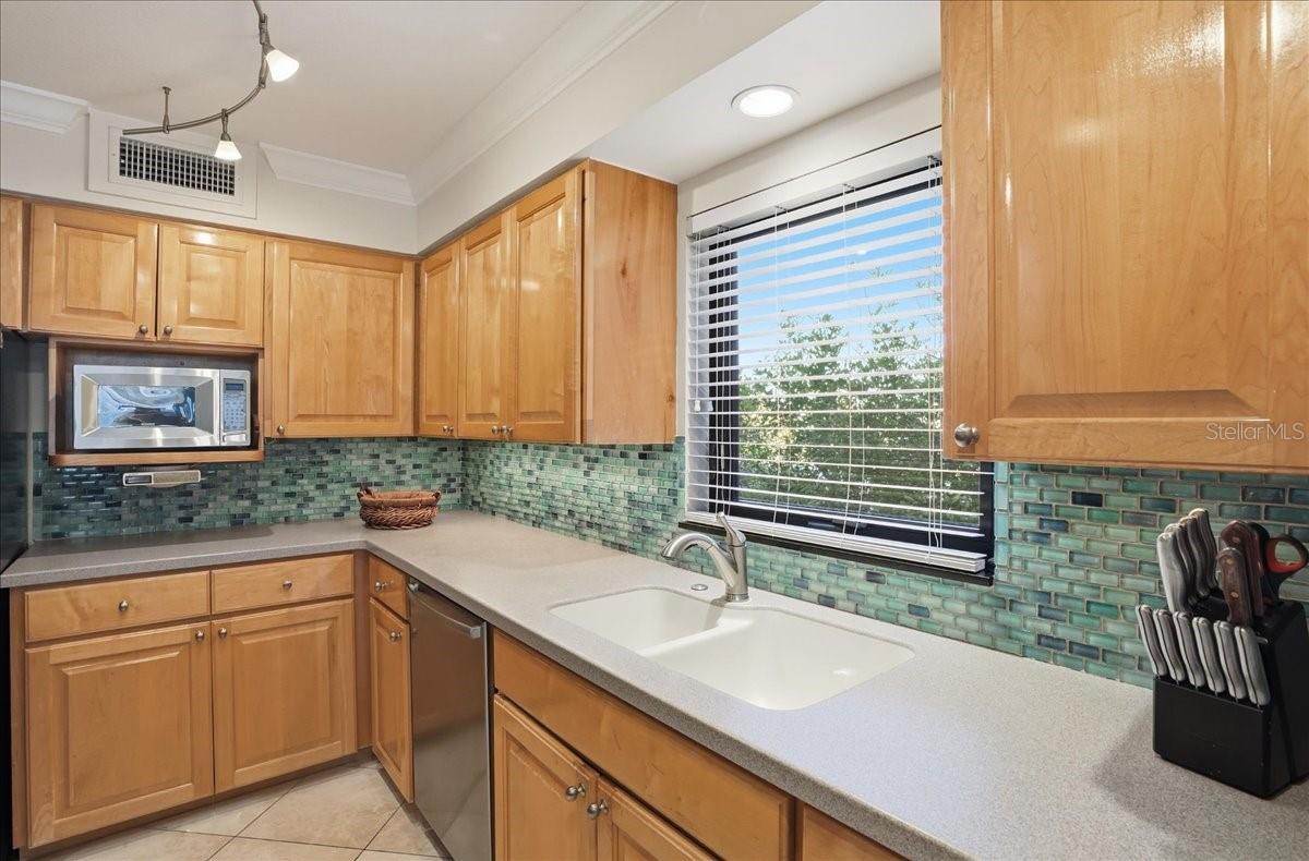 WEST WINDS OF HOLMES BEACH II - Residential