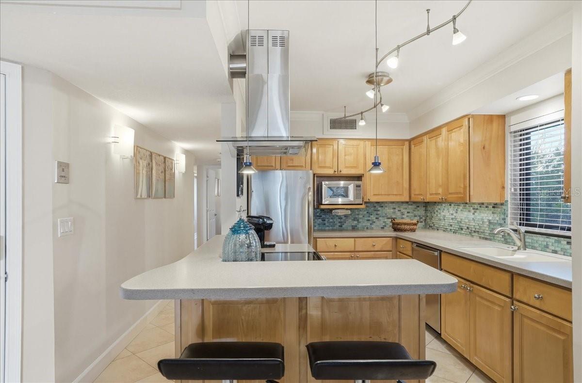 WEST WINDS OF HOLMES BEACH II - Residential