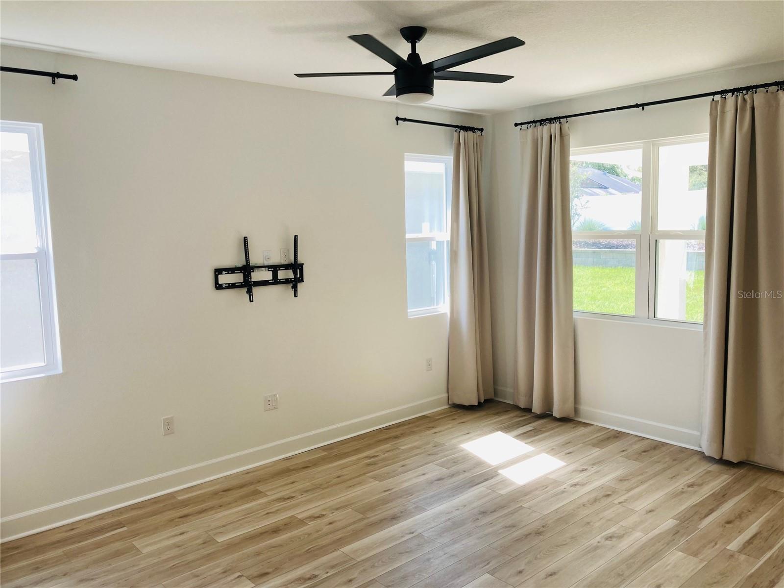 SEASONS/SILVER BASIN - Residential