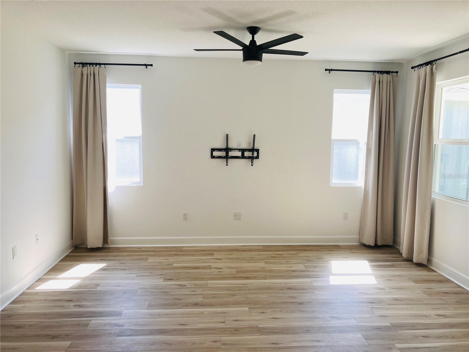 SEASONS/SILVER BASIN - Residential