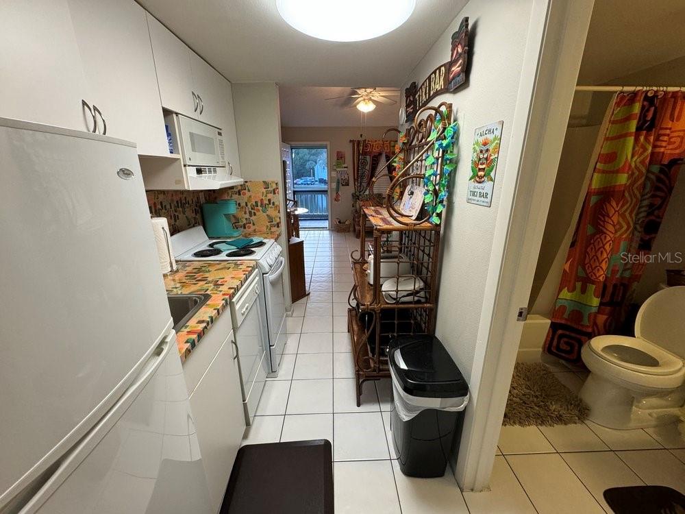 PARADISE LAKES RESORT CONDO - Residential Lease