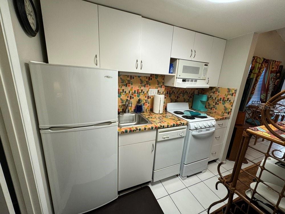 PARADISE LAKES RESORT CONDO - Residential Lease