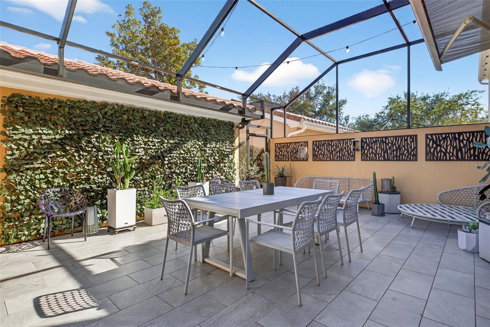 VILLAGEWALK/LK NONAA 01B - Residential