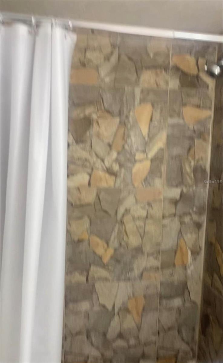 ACREAGE & UNREC - Residential Income