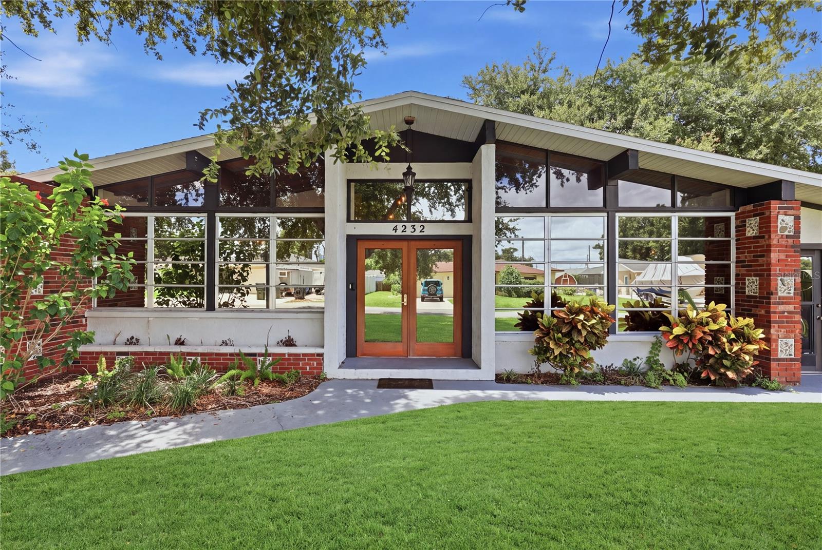 Search Properties for Sale 2 4232 PANDORA ROAD