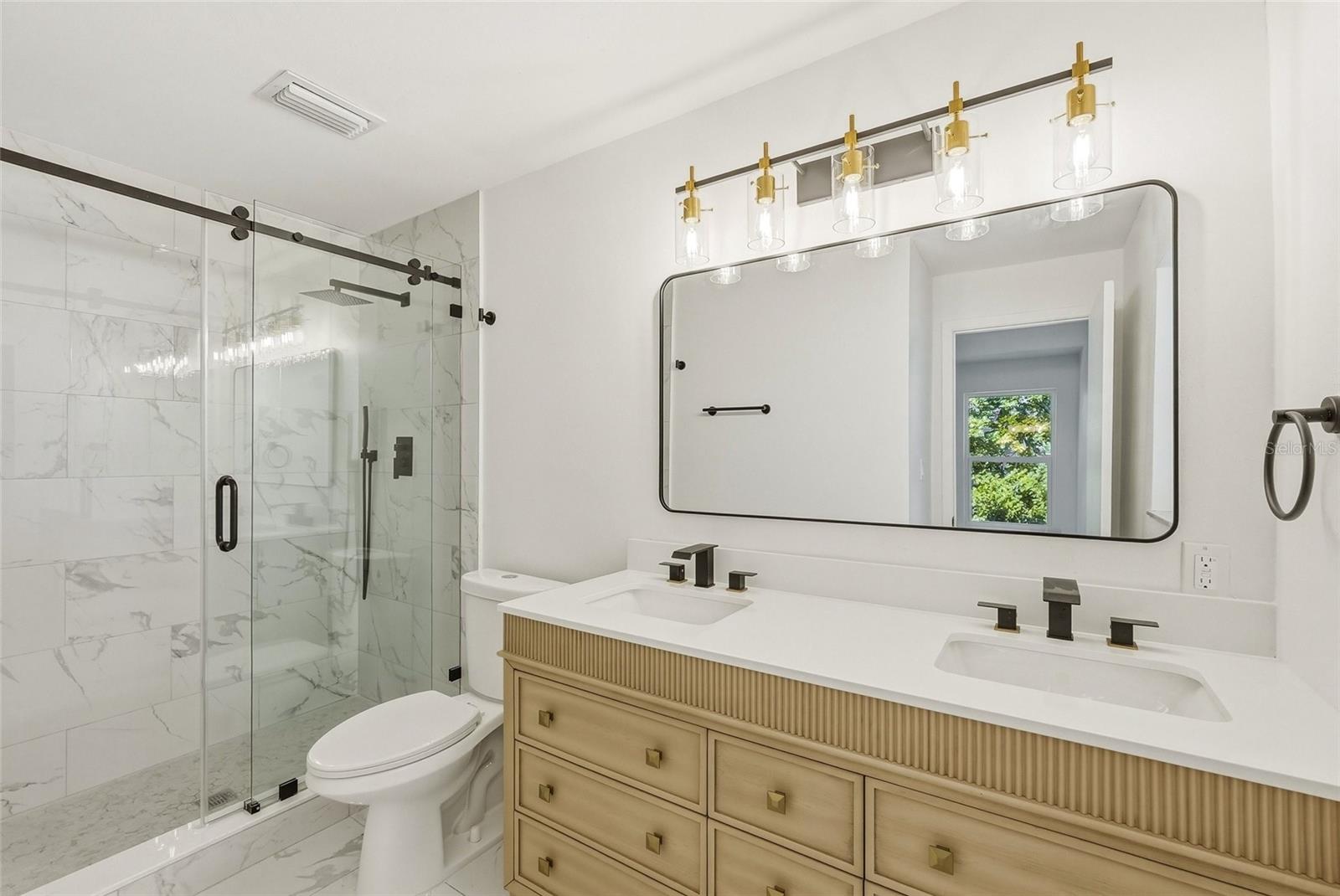 FAIRWAY ESTATES 7TH ADD - Residential