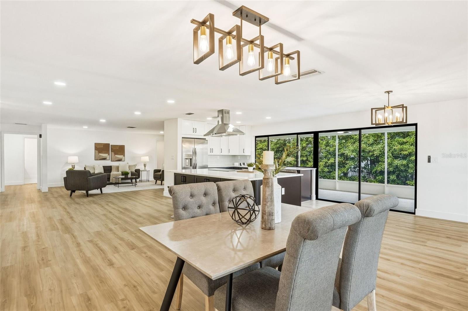 FAIRWAY ESTATES 7TH ADD - Residential