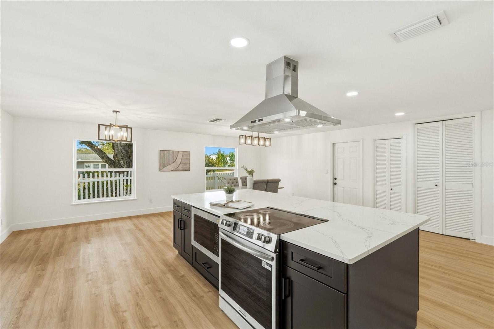 FAIRWAY ESTATES 7TH ADD - Residential