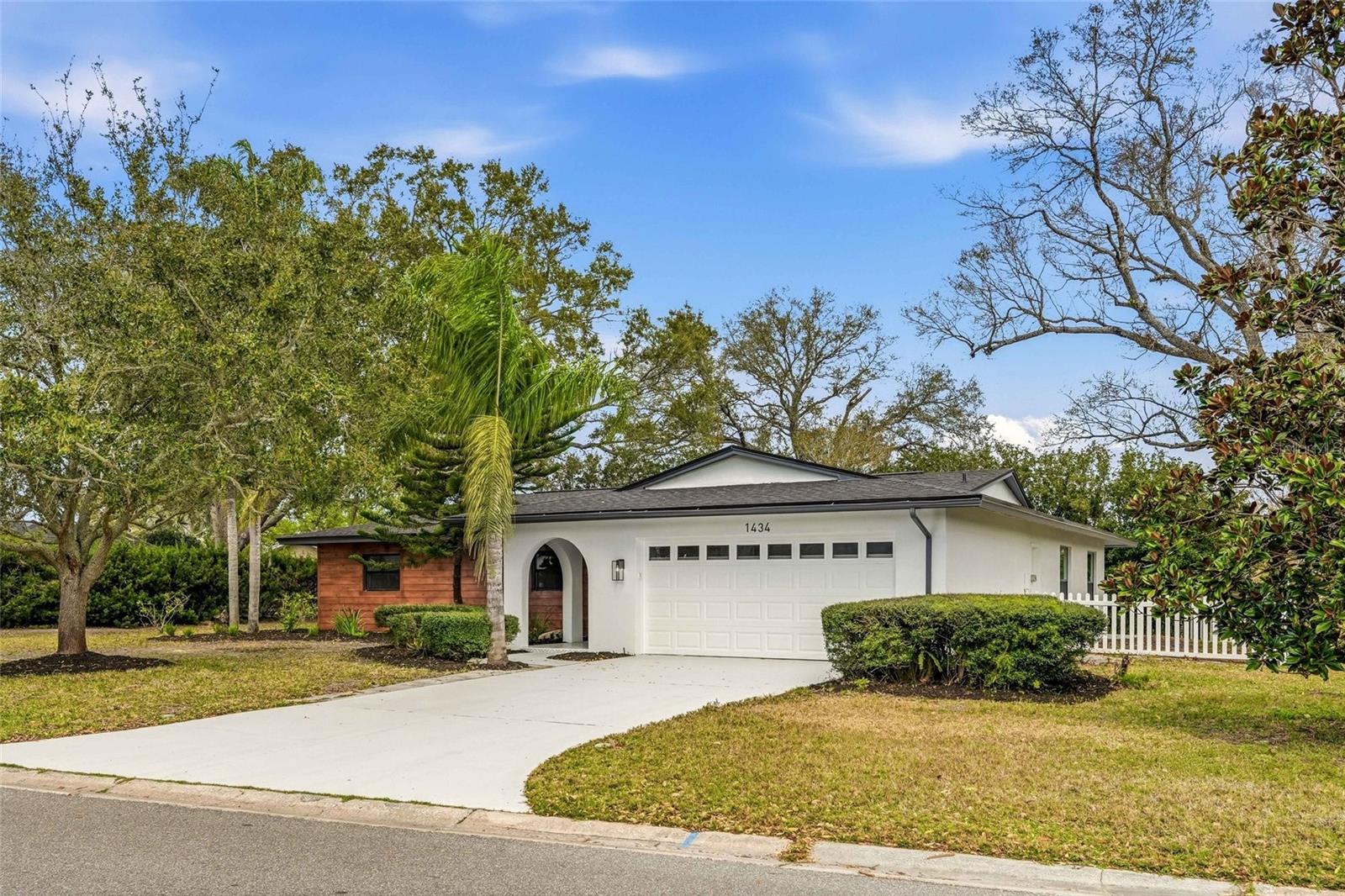 FAIRWAY ESTATES 7TH ADD - Residential