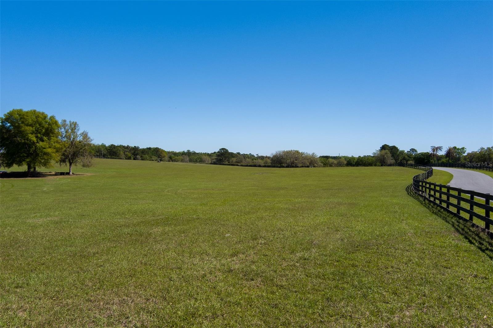 WHISPERING KNOLL - Land