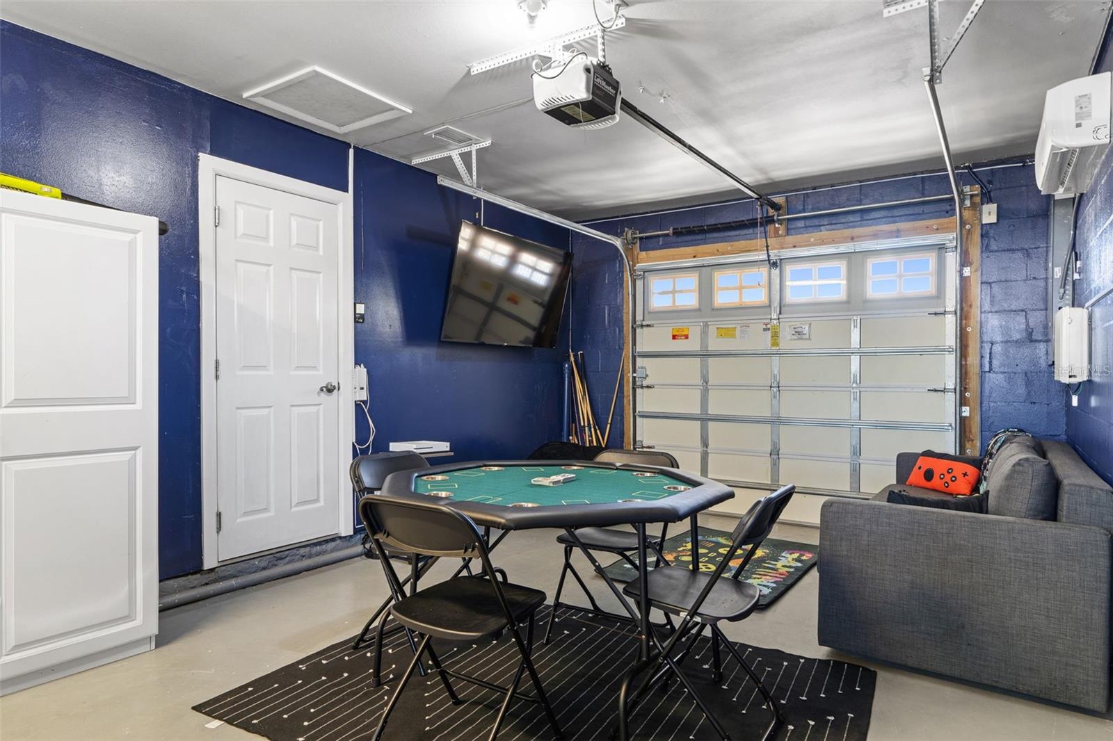 IDLEWILD ON THE HILLSBOROUGH - Residential