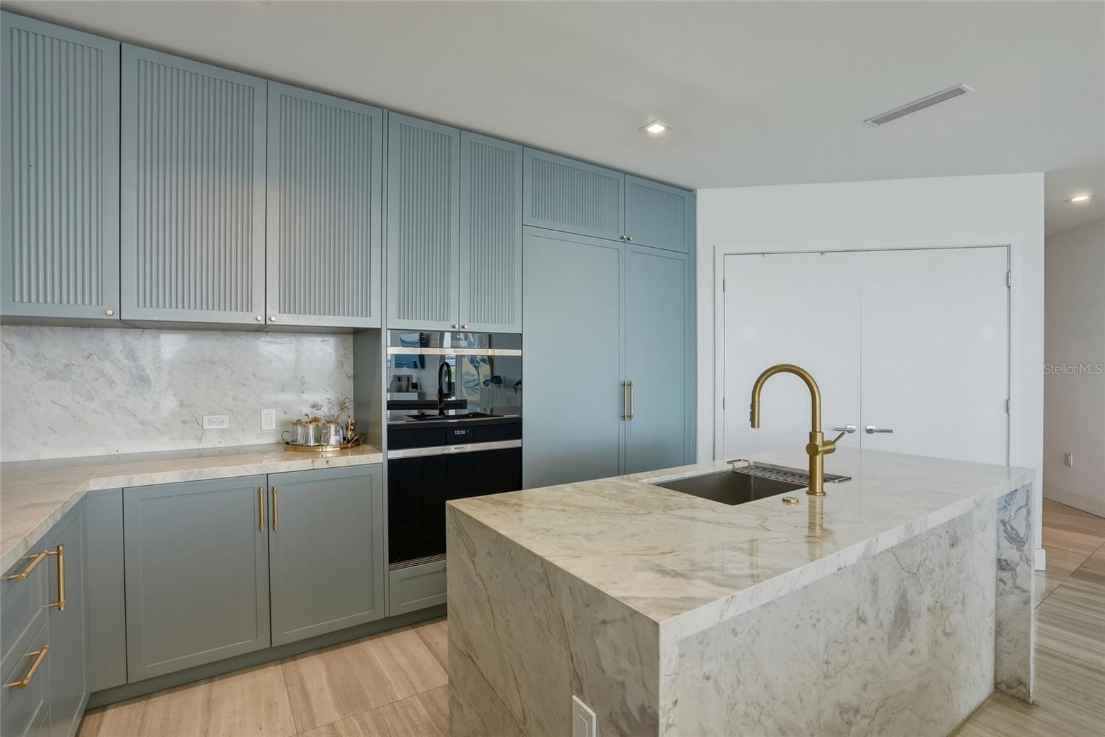 RITZ CARLTON RESIDENCES - Residential